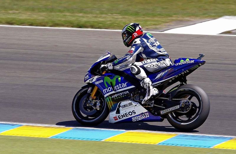 Jorge Lorenzo a oslava jeho vítězství na japonském okruhu Motegi v roce 2009.