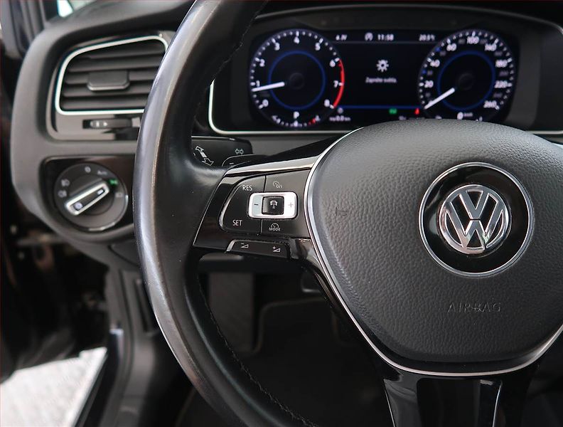 Volkswagen Golf (2018) 1.5 TSI, Automat, Serv.kniha - fotka 14 z 18