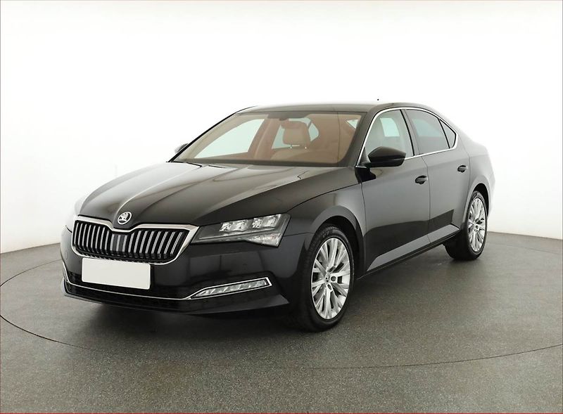 Škoda Superb (2021) Style 2.0 TDI - fotka 2 z 20