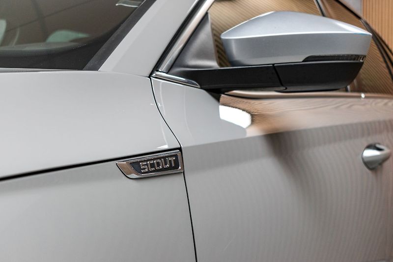 Škoda Octavia 2.0 TDI SCOUT REZERVACE - fotka 36 z 46