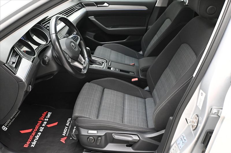 Volkswagen Passat 2,0 TDI 110 kW DSG Business Zá - fotka 13 z 32