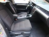 Volkswagen Passat (2019) 2.0 TDI, Navi, Tempomat - náhled 9