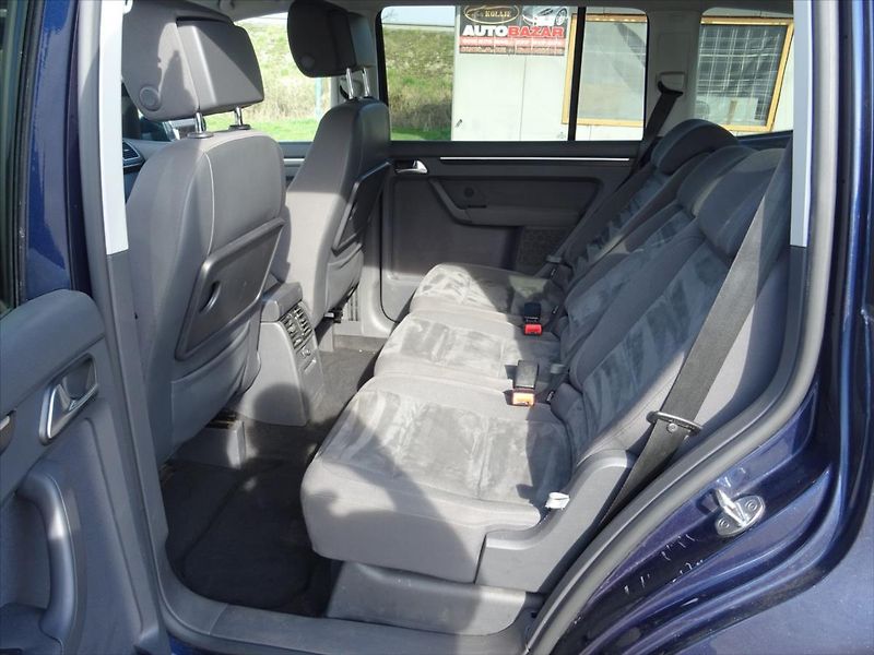 Volkswagen Touran 1,2 TSi 77 kW - fotka 10 z 33