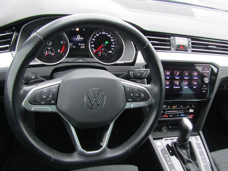 Volkswagen Passat Business 2.0 TDI 110KW DSG Var - fotka 17 z 30