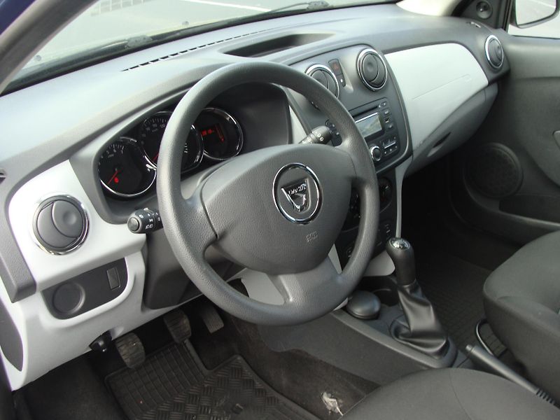 Dacia Logan 1.2i, klima - fotka 10 z 22