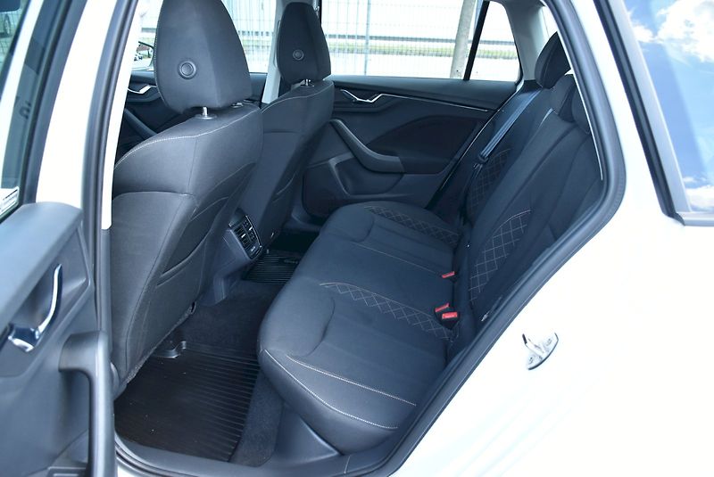 Škoda Kamiq (2024) Fresh 1.0 TSI 81kW - fotka 26 z 32