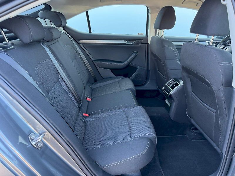 Škoda Superb (2022) 2.0 TDI 147kW 4x4 DSG Style - fotka 26 z 35