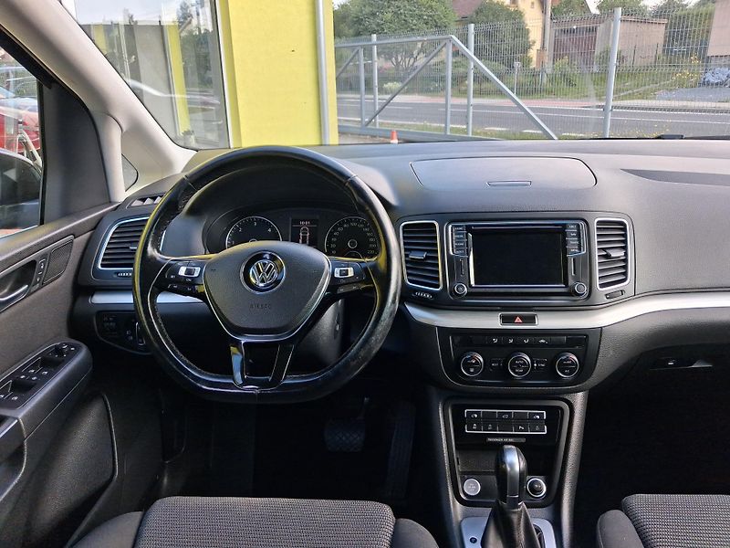 Volkswagen Sharan (2016) 2,0TDi NAVI  DSG  BEZ KOROZE ! - fotka 20 z 39