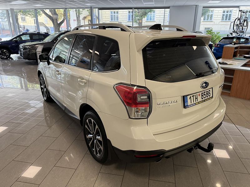 Subaru Forester 2.0XT Comfort, CZ, Perfektní - fotka 3 z 49
