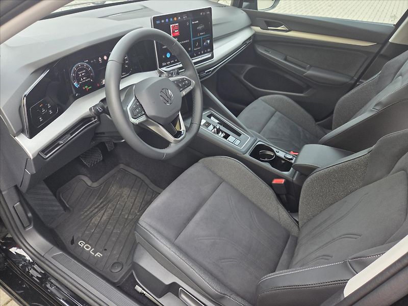 Volkswagen Golf 1,5 eTSi 110kW DSG Záruka2028 - fotka 9 z 22