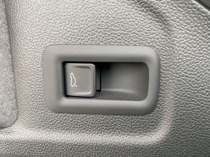 Škoda Superb (2025) Combi 2,0 TDI 4x4 DSG Sportlin - fotka 22 z 32