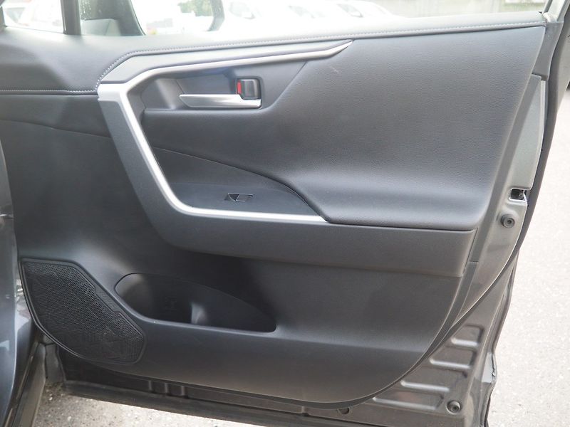 Toyota RAV4 (2019) 2.5 Hybrid, Automat - fotka 17 z 36