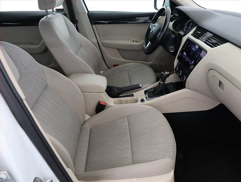 Škoda Octavia (2017) Style 1.8 TSI, Automat - fotka 7 z 21
