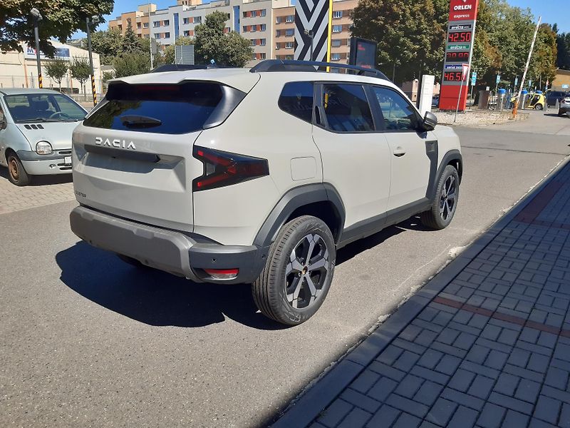Dacia Duster (2026) Journey mild hybrid 140k - fotka 4 z 14