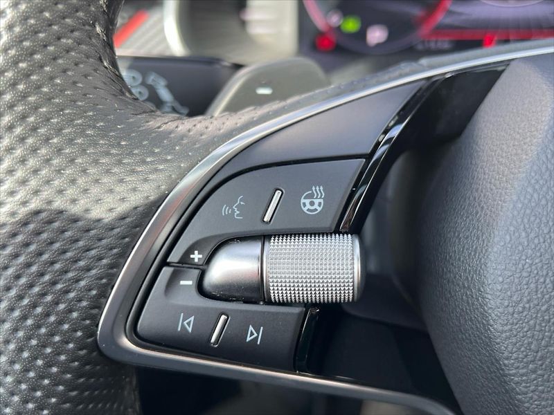 Škoda Kamiq 1,0 TSi 85kW 7DSG MONTE CARLO - fotka 26 z 31