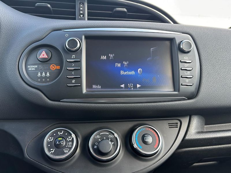 Toyota Yaris 1.5 VVT-i Active Trend - fotka 19 z 27