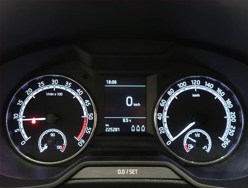 Toyota Yaris (2023) 1.5 VVT-i - fotka 11 z 19