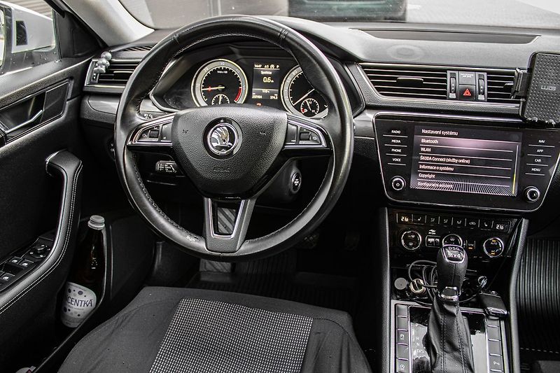Škoda Superb - fotka 32 z 35