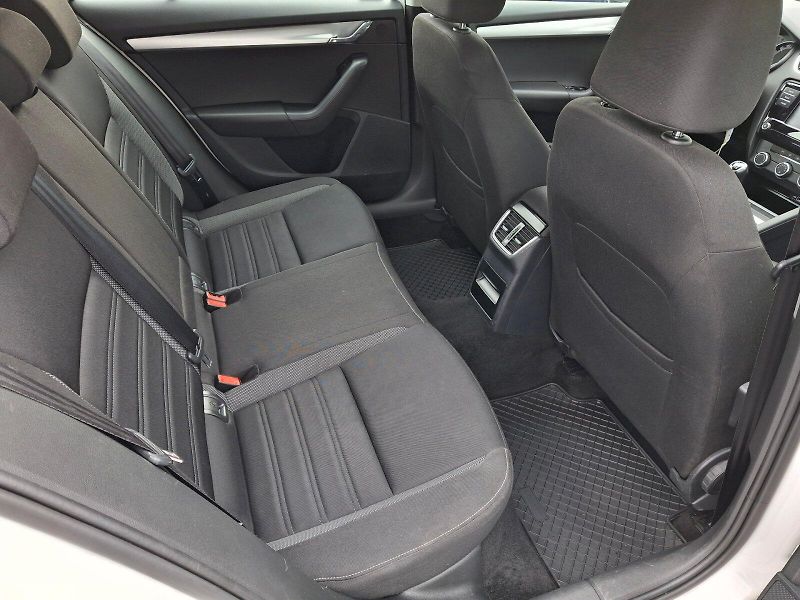Škoda Octavia (2020) Combi Ambition 1,5TSi 110kW - fotka 14 z 30