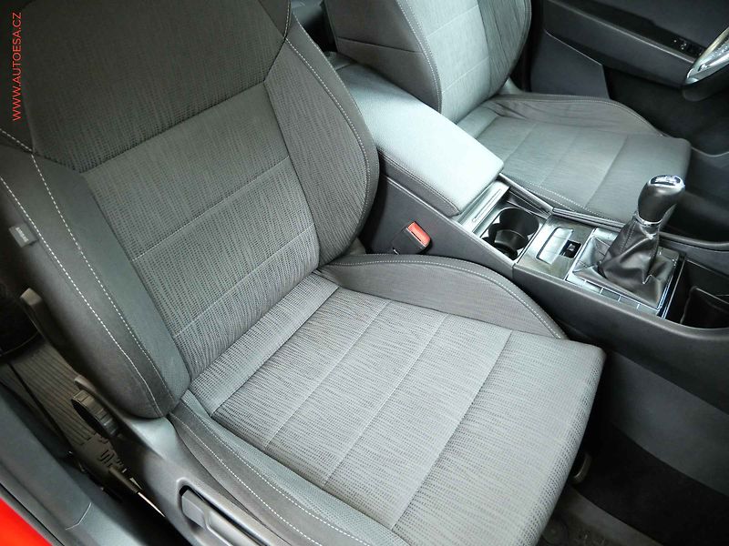 Škoda Superb (2016) 2.0TDi, ČR, Bixen, AC, park - fotka 11 z 21