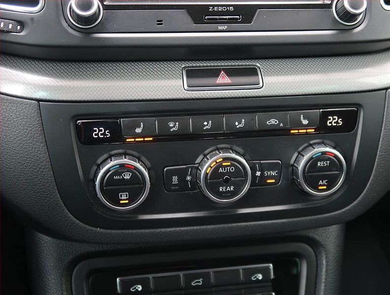 Volkswagen Sharan (2012) 2.0 TDI BMT, Serv.kniha, Kůže - fotka 19 z 28