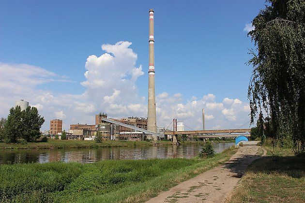 Opatření chrání kritickou infrastrukturu. Do vnitřního perimetru chemických a rafinérských provozů v Litvínově, Kralupech či Pardubicích se s čínským autem nedostanete., zdroj: Hubert Kororo/Wikimedia CC BY 4.0