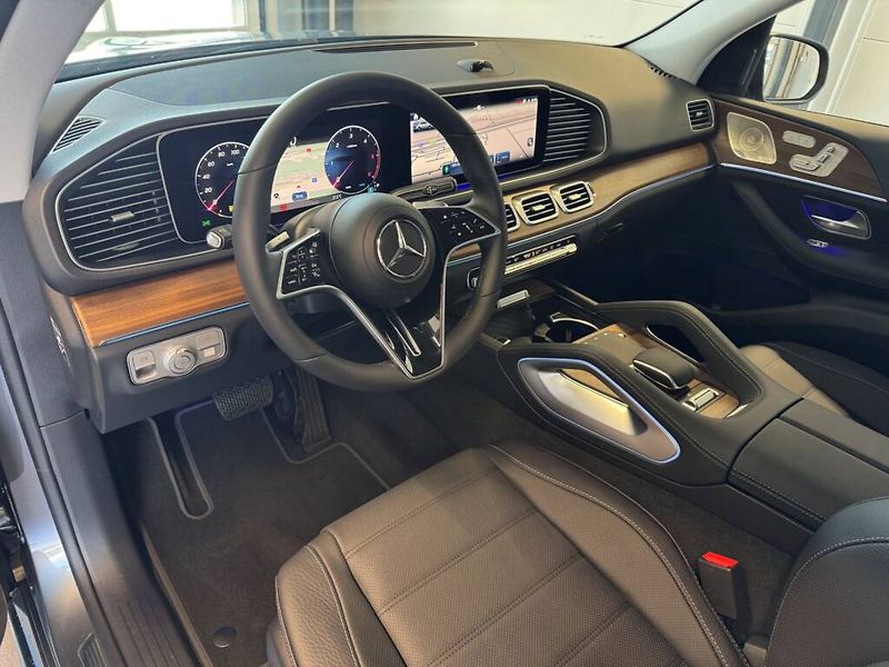 Mercedes-Benz GLE (2026) 300 d 4MATIC - fotka 2 z 6