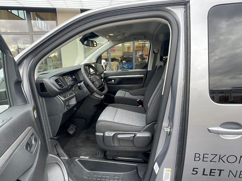 Toyota ProAce Verso EV L2 136HP 75 KWh Family 8S - fotka 13 z 28