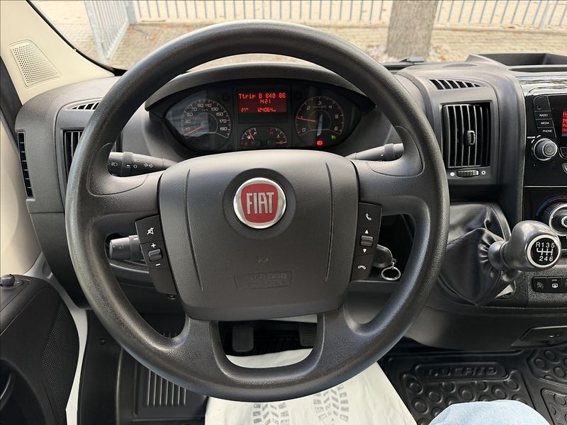 Fiat Ducato 2.3 L3H2 9 Míst - fotka 10 z 17