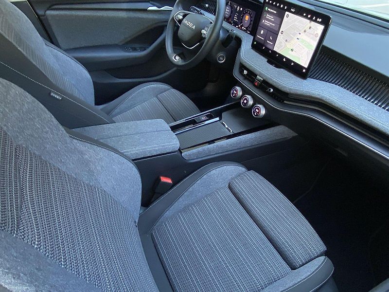 Škoda Superb (2025) Combi iV 1.5 TSI DSG Selection - fotka 10 z 39