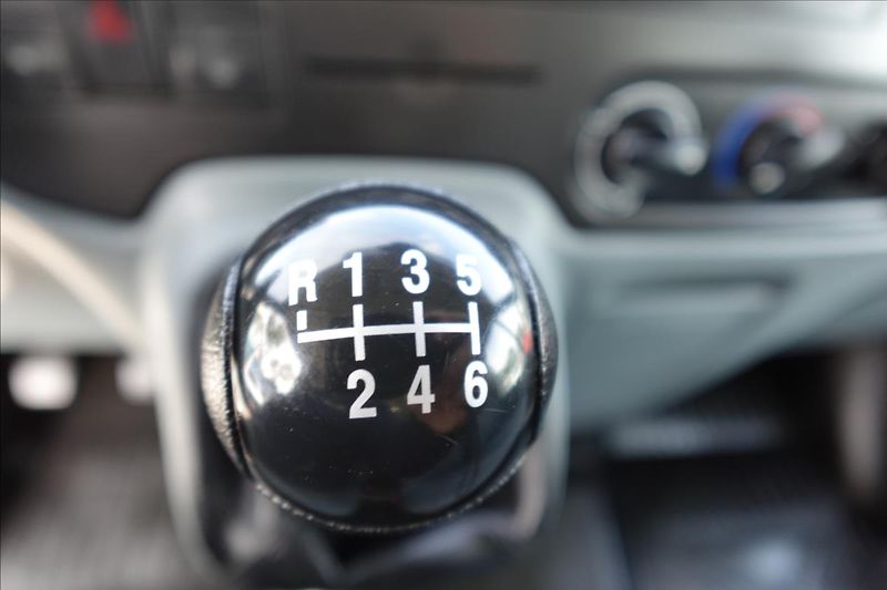 Ford Transit 2,2 TDCI  L3H3 9MÍST BUS KLIMA - fotka 29 z 29