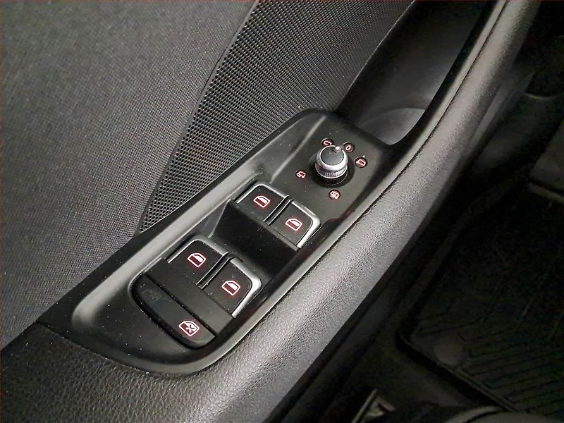 Audi A3 (2015) S-Line 1.6 TDI, Automat - fotka 19 z 20
