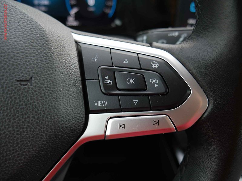 Volkswagen Golf (2022) 1.5 TSi, 1.maj,ČR, Stylem - fotka 16 z 24