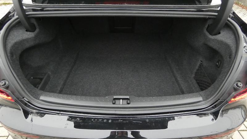 Volvo S60 T4 FWD R-Design - fotka 19 z 21
