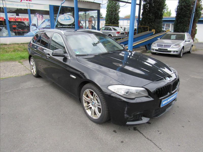 BMW Řada 5 3,0 d 530d xDrive - fotka 3 z 35