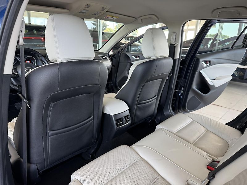 Mazda 6 2,2 SkyActiv-D*129kW*4x4*AUT - fotka 16 z 39