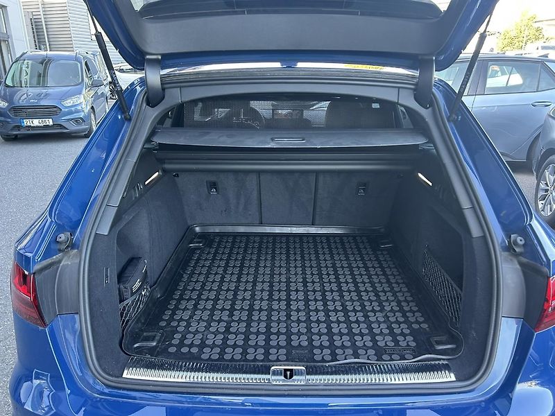 Audi A4 Avant S line 40 TDI - fotka 12 z 26
