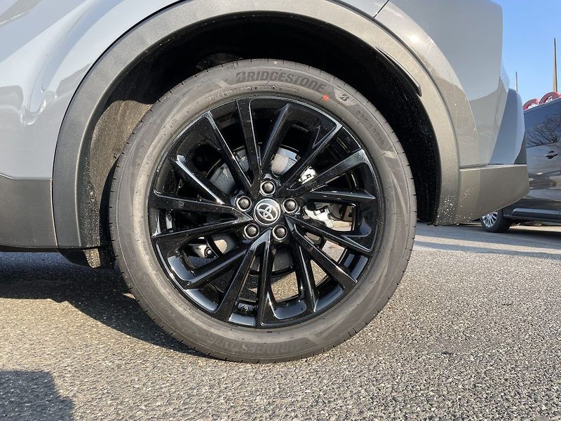 Toyota C-HR 1.8 Hybrid GR Sport - fotka 11 z 30