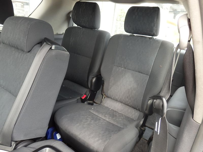 Toyota Avensis Verso 2.0 VVT-i 110 kW ZÁLOHOVÁNO - fotka 8 z 18