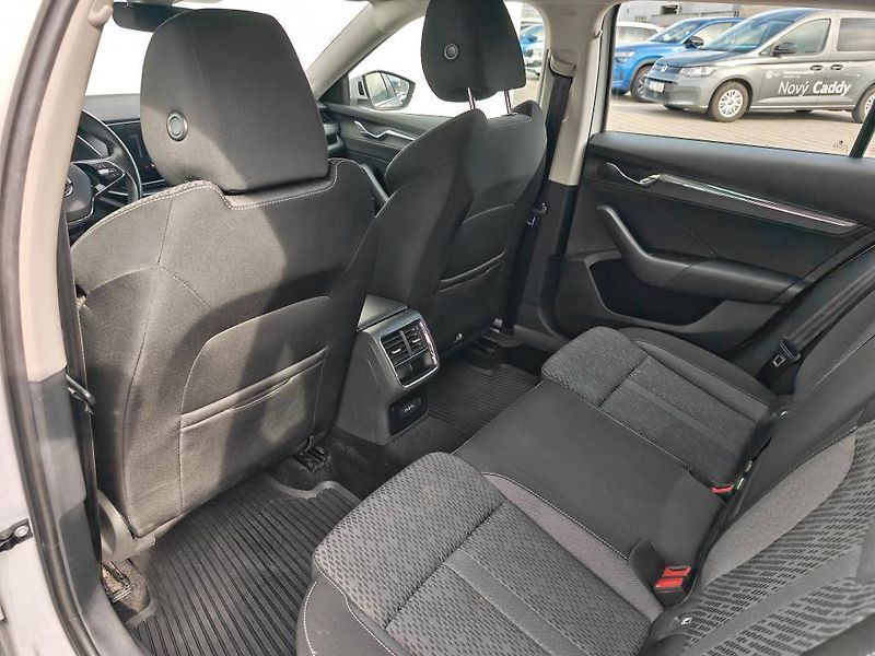 Škoda Octavia Style 1,5 TSI - fotka 7 z 24