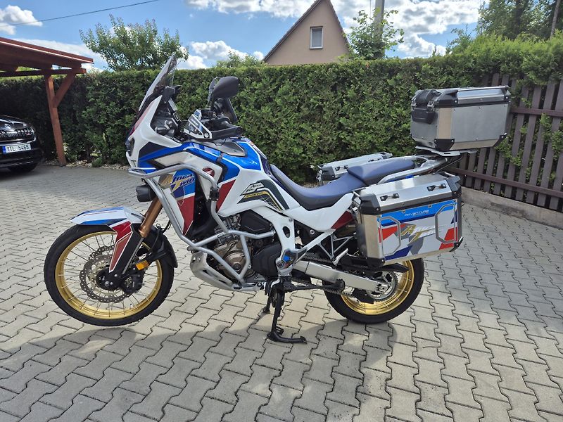 Honda CRF 1100 L Africa Twin Adventure Sports DCT (2022) - fotka 4 z 16