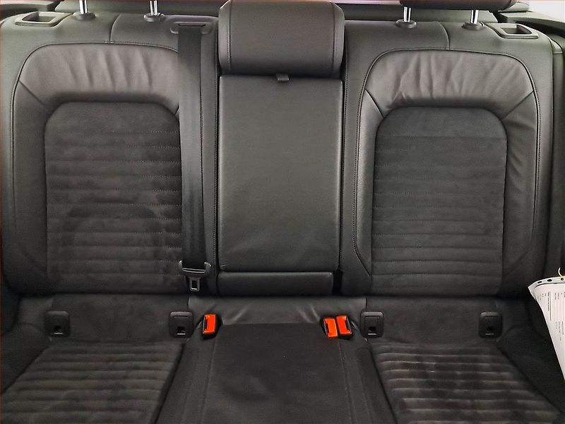 Volkswagen Passat (2017) 2.0 TDI, Automat, Serv.kniha - fotka 10 z 22
