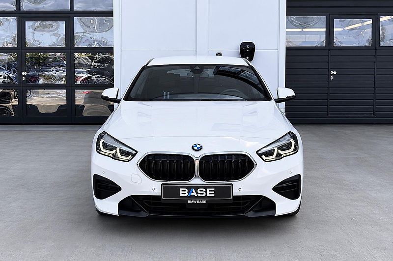 BMW Řada 2 218i Gran Coupe Advantage - fotka 2 z 22