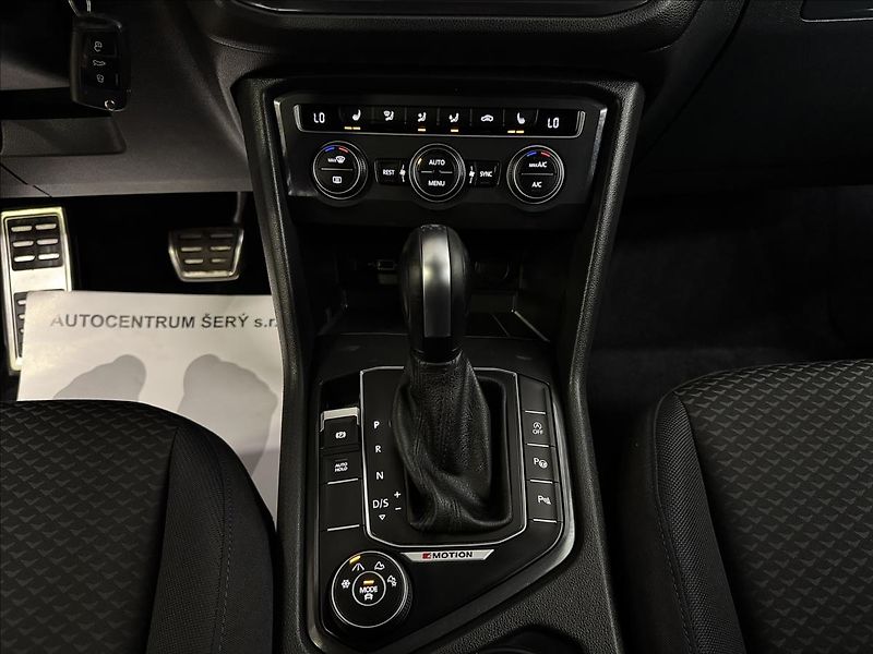 Volkswagen Tiguan Allspace 2.0TSI DSG 4M UNITED 7MÍST - fotka 30 z 50