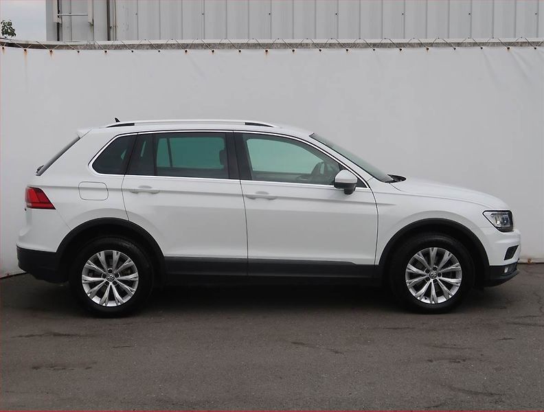 Volkswagen Tiguan (2019) Comfortline 2.0 TDI, 4X4 - fotka 6 z 22