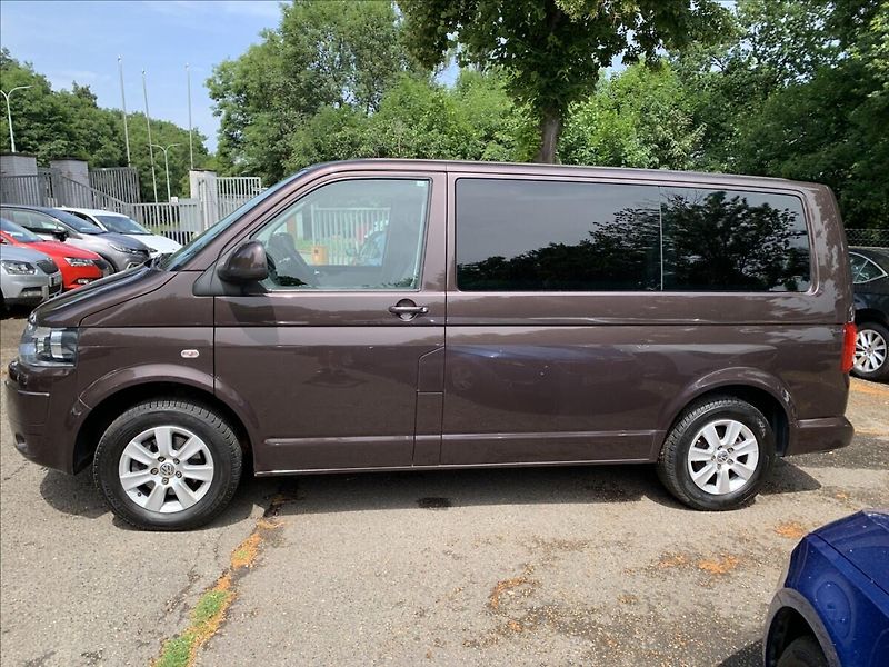 Volkswagen Caravelle 2,0 TDI  103kW - fotka 8 z 16