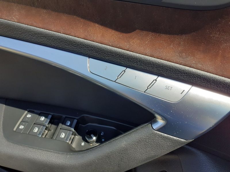 Audi A6 (2020) 3.0 TDi MILD - Hybrid 4x4 - fotka 23 z 41