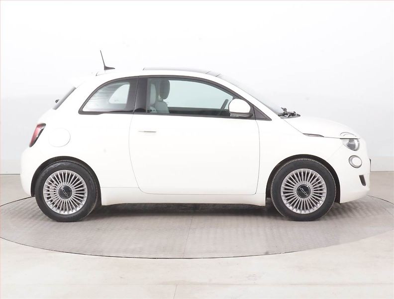 Fiat 500e (2021) 42 kWh, SoH 93%, Automat - fotka 6 z 20