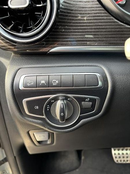 Mercedes-Benz Třídy V (2021) V 300 d 4MATIC AMG Line long - fotka 10 z 27