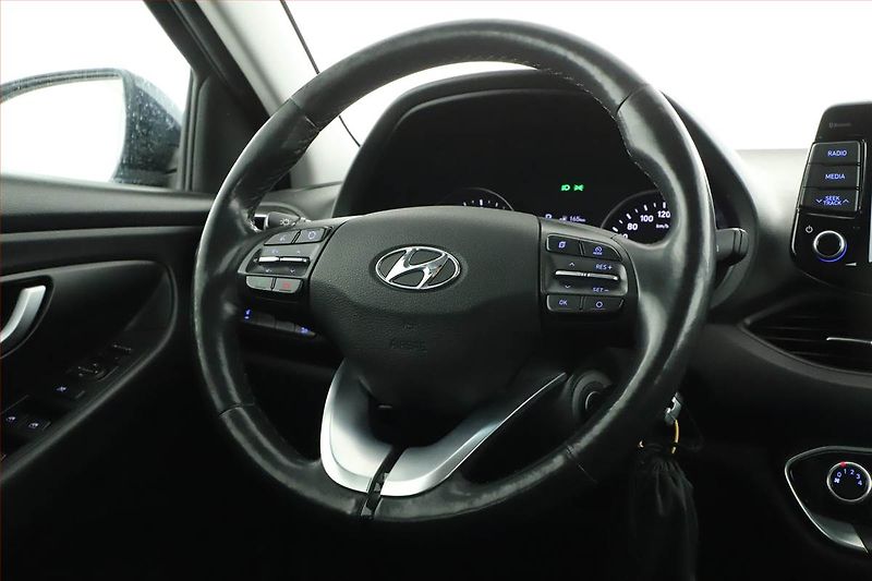 Hyundai i30 (2018) 1.6 CRDi, Automat, Tempomat - fotka 19 z 20
